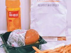 -The Habit Burger Grill 哈比特汉堡(爱琴海店)