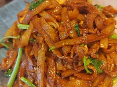 -潮界(LU·ONE凯德晶萃广场店)