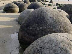 -摩拉基大圆石