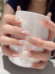 -丽心自助美甲美睫