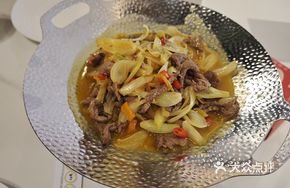 Pickled Garlic Greens Stir-fried with Yellow Beef