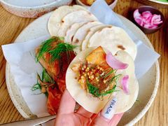 烟熏三文鱼配烤饺子皮及芥末籽酱-BOR Eatery(安福路店)