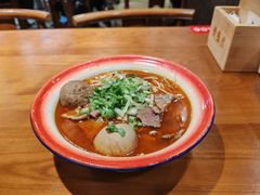 -楚东君•襄阳牛肉面牛杂煲(陆家嘴正大店)