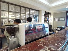 -东湖宾馆金玫瑰酒吧