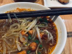 小小酸辣粉-陈家生煎(世茂双子塔店)