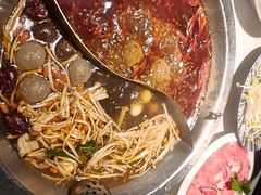 -茅草房·河畔园林火锅