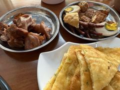 -鸿浩扒猪脚米线