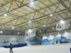 -乔波室内滑雪场