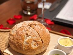 餐前面包-恰餐厅及酒吧 CHAR Bar & Grill (北京丽都皇冠假日店)