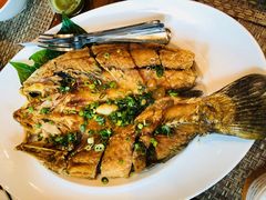 -Chom Cafe and Restaurant