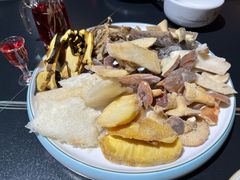 -野菌皇海景野生菌火锅(滨海大道店)