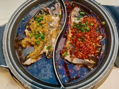 -阿瓦山寨·湘菜现炒·剁椒鱼头王(咸阳总店)