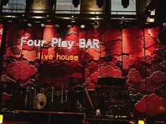 -FOUR PLAY BAR