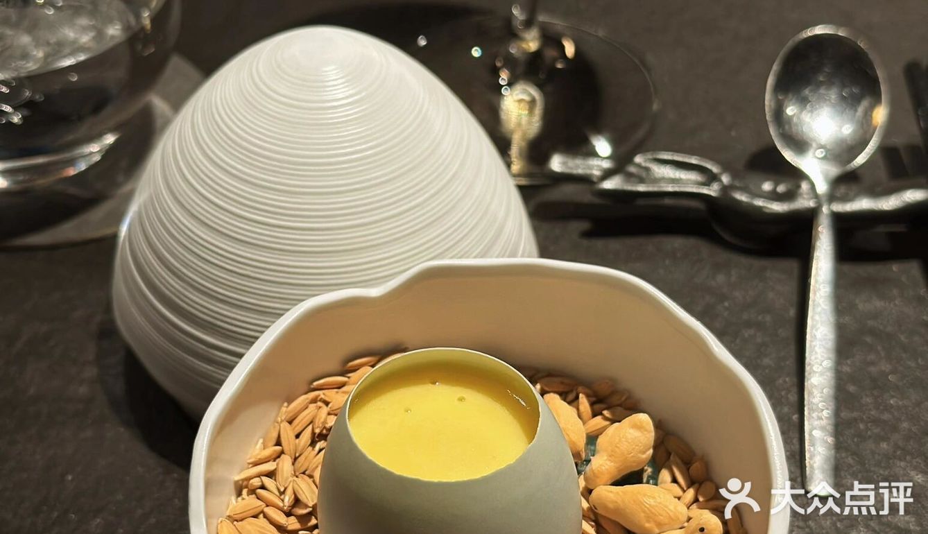 跃 Yue新穎粵菜分子料理：广州的味蕾魔法✨