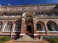 -香港大学