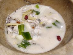 秘制老汤锅底-滇香肴·云南菜蒸汽石锅鱼(云南北路店)