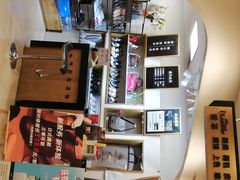 -爱革·洗衣改衣·洗鞋修鞋·洗包修包·奢侈品护理(宝地广场店)