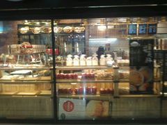 门面-皇冠幸福里动物奶油生日蛋糕(万达店)