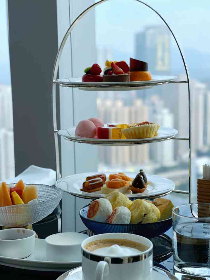 君悦酒店·大堂酒吧·高空下午茶-"今天工作多得压身,整个人燥得很呢