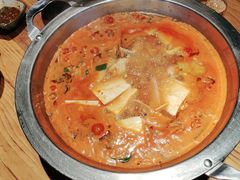 -野山舂·贵州现舂酸汤火锅(鸿通城店)