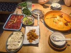 -洱火云南酸菜牛肉火锅(石景山当代商城店)