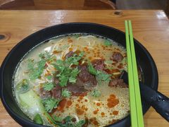 -志权牛肉面(灵山路店)