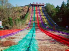 -雪山彩虹谷景区