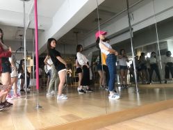 -华翎国际钢管舞培训