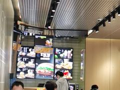 大堂-麦当劳(徐汇漕溪北路百脑汇店)