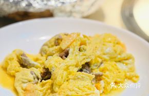 Fruit Beef Stir-Fried with Soft Egg