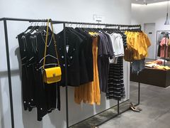 -URBAN REVIVO(上海中庚漫游城店)