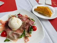 布拉塔芝士配帕尔玛火腿-小蕃茄意大利餐厅(开发区时尚天街店)