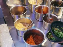 -钢管厂五区小郡肝串串香(滨江店)