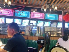 大堂-老长沙湘菜馆(凤凰路店)
