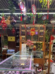 -灵彩珠宝(朗香街店)