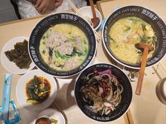 -灵芝妹子海鲜米线(劳动公园店)