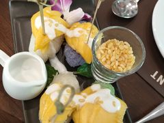 -Chom Cafe and Restaurant