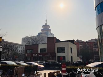 最美的风景在路上， 放下手机，仰望天空， 或许你会发