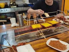 -哈尔滨小酒馆·鲜肉现穿自助烧烤(康新花园店)