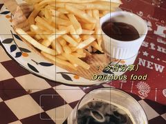 -Rabbit Cafe私房西餐甜点咖啡(栖霞路店)