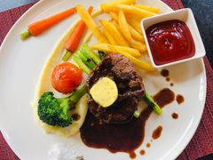 碳烤肉眼牛排及秘制牛排汁-WOLFGANG PUCK KITCHEN & BAR(迪士尼小镇店)