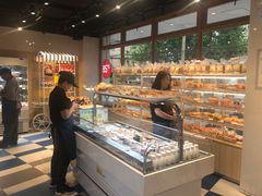 面包甜点陈列柜-85度C(生甜甜圈研究工坊·上海平凉店)