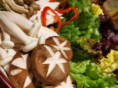 -老牌坊云南鱼豆花火锅(爱建店)