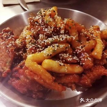 这家西餐厅位于，地铁大行宫站科巷那边