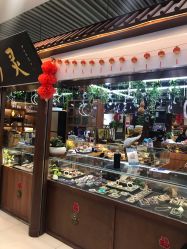 -灵彩珠宝(朗香街店)