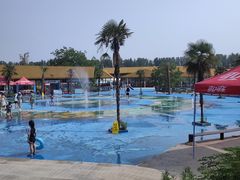 -黄河谷马拉湾海浪浴场