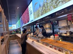 自助取餐区-老乡鸡(上海品尊国际中心店)