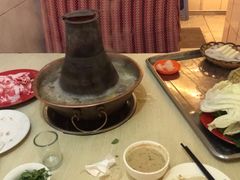 -洞庭洲·防空洞火锅·烧烤·铜锅涮肉(新百广场店)