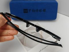 -罗伯特眼镜·蔡司官方授权(罗湖国贸店)