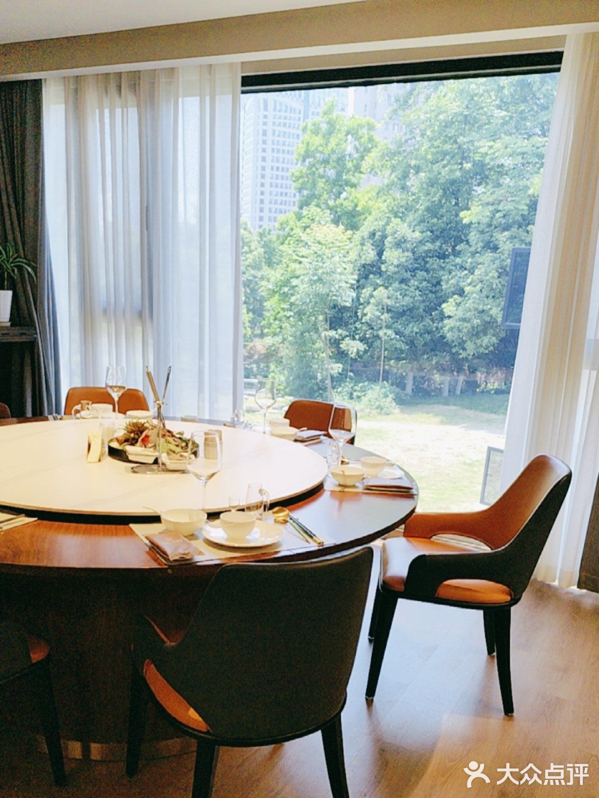 公园里的茶餐厅